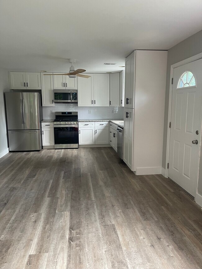 Foto del edificio - 301 Maxwell Ct