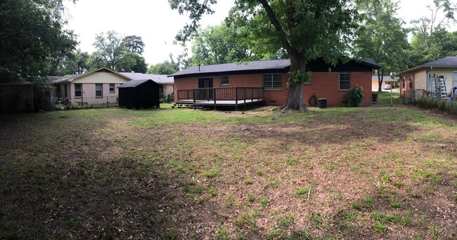 Building Photo - 1409 Glenrose St