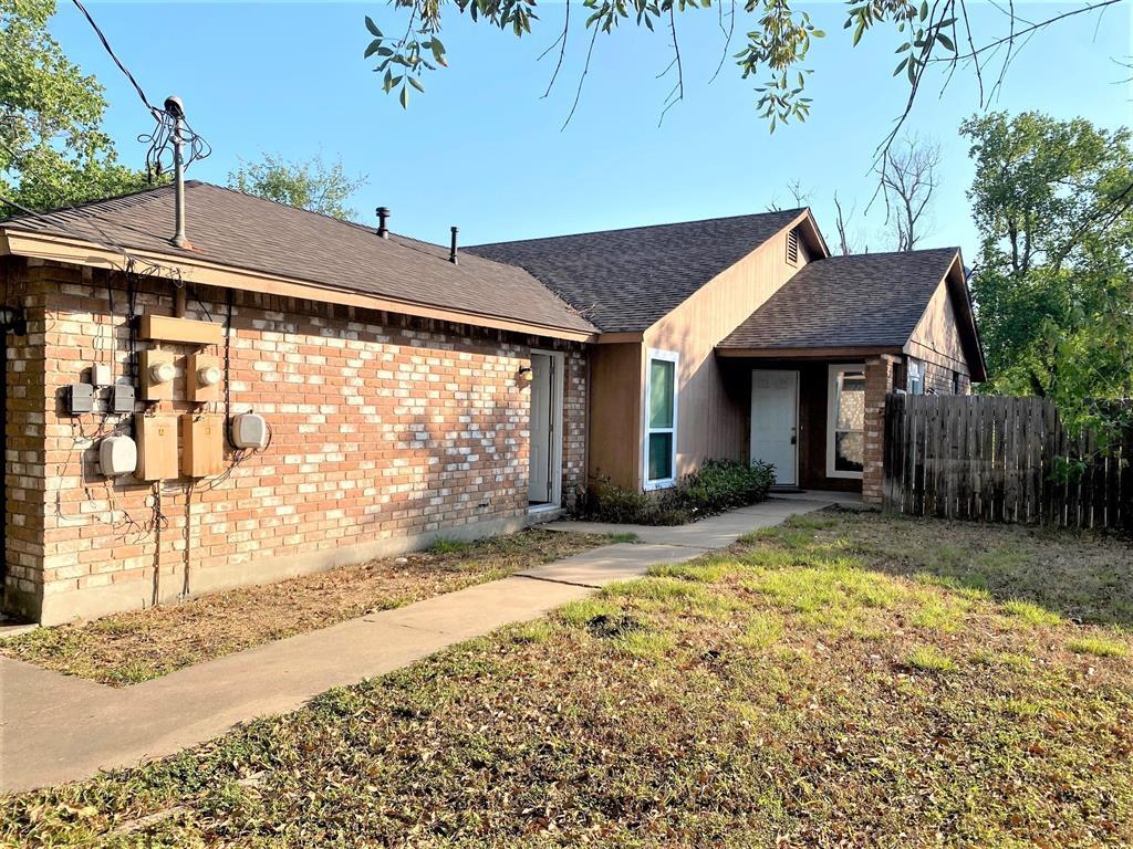 108 Mockingbird Ln, Lockhart, TX 78644 Townhome Rentals in Lockhart