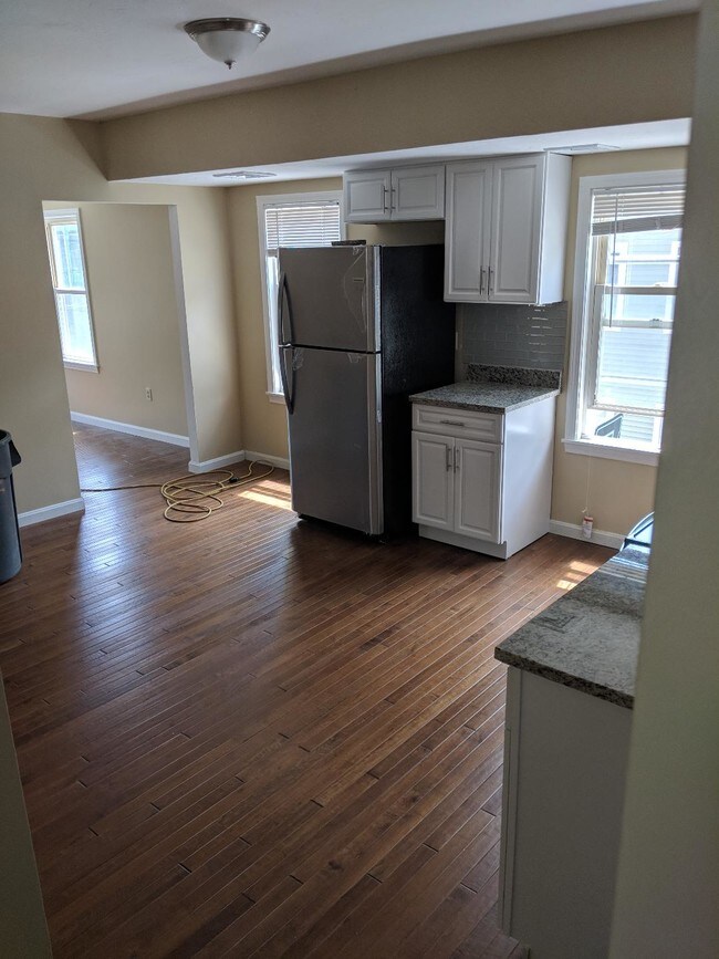 Kitchen - 15 Robinson St