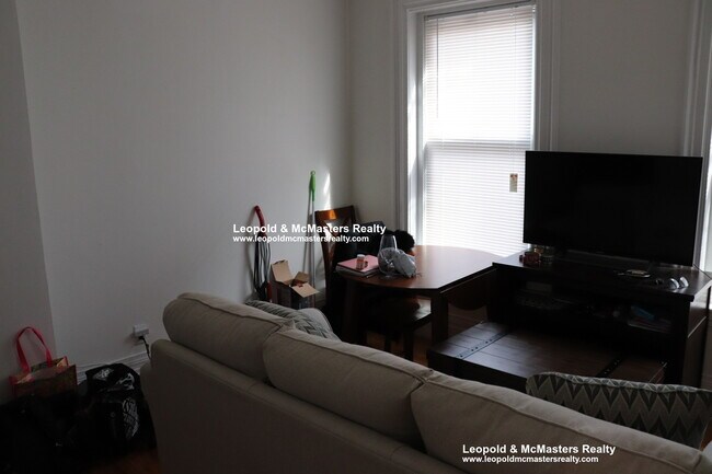 Foto del edificio - 271 Newbury St