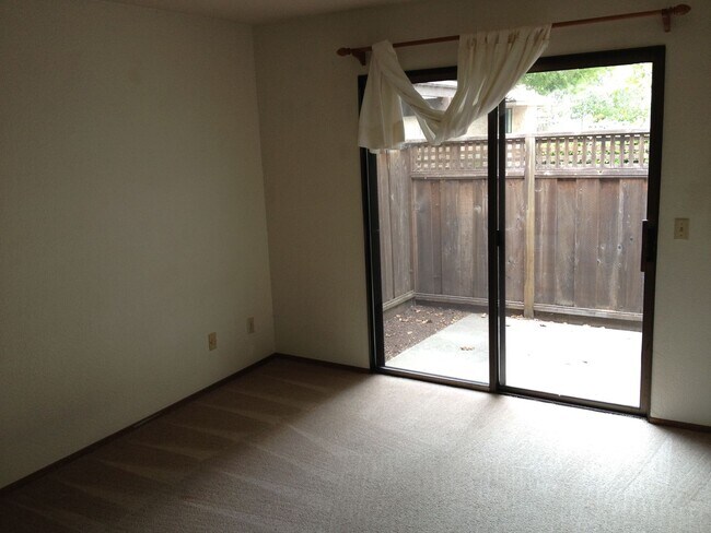 Foto del edificio - Walk to UC