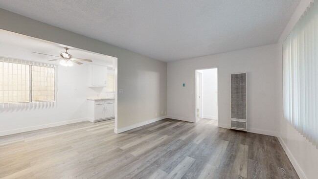 Interior Photo - 4011 W. 129th Street