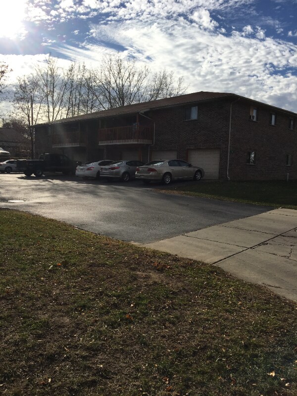 Primary Photo - 2324 Preble Ave