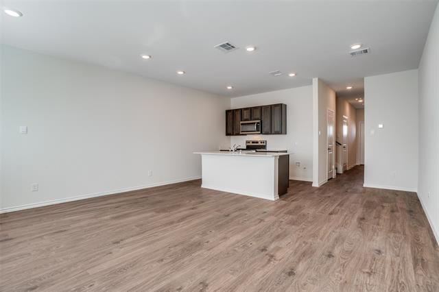 Foto del edificio - 321 Tall Cedar Wy