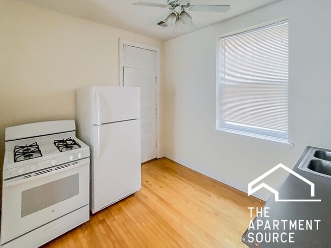 Photo - 857 W Cornelia Ave Apartment