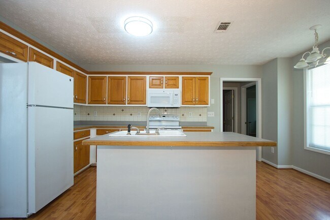 Building Photo - Available Now! - Charming Ranch in Sought-...