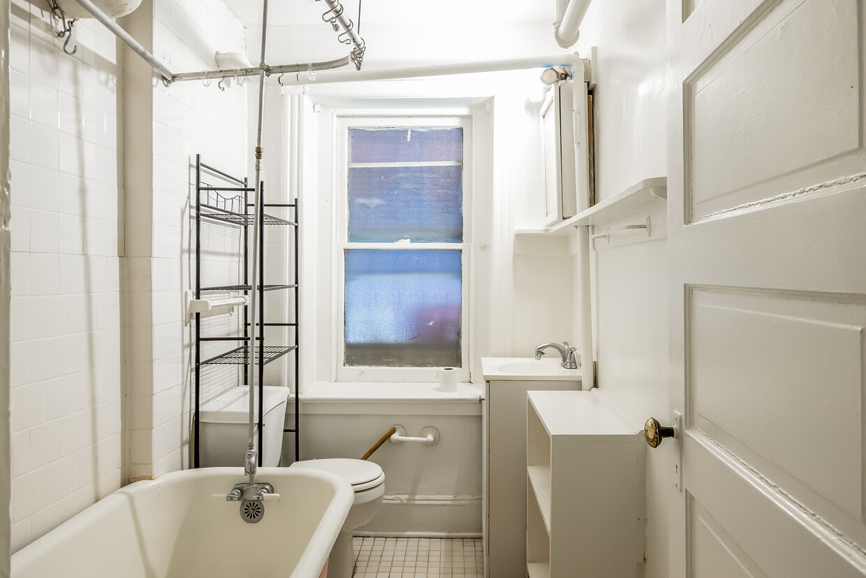 Photo - 1832 Biltmore St NW-B2