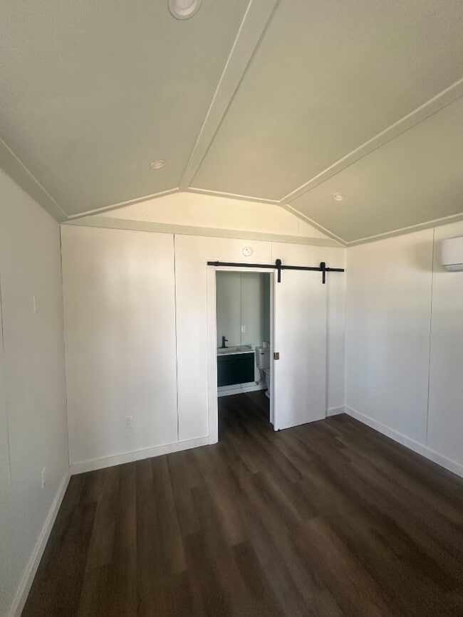 Building Photo - 2015 Union School Rd SW