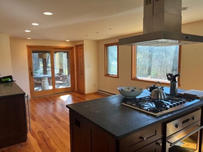 Building Photo - 23 N Undermountain Rd