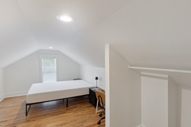 Foto del edificio - 1133 E Henry St