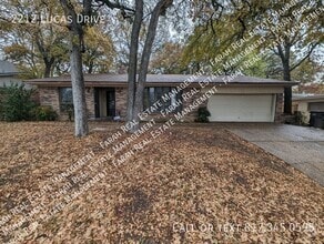 Building Photo - 2212 Lucas Dr