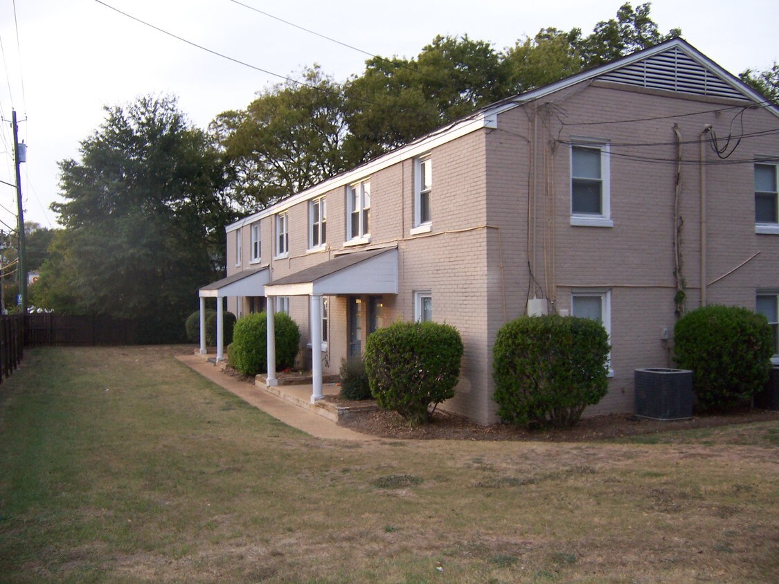 Primary Photo - Wareingwoood Apartments