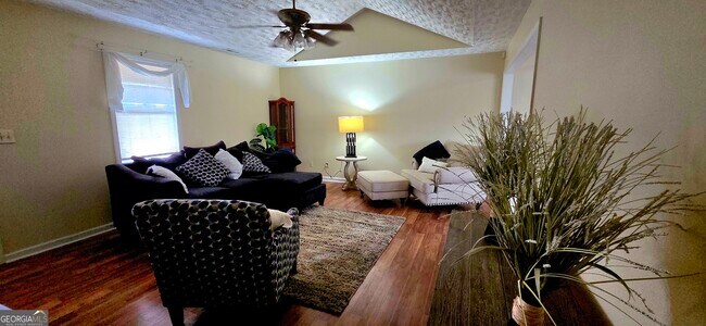 Foto del edificio - 480 Laney Rd