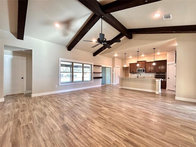 Foto del edificio - 112 Savage Cir