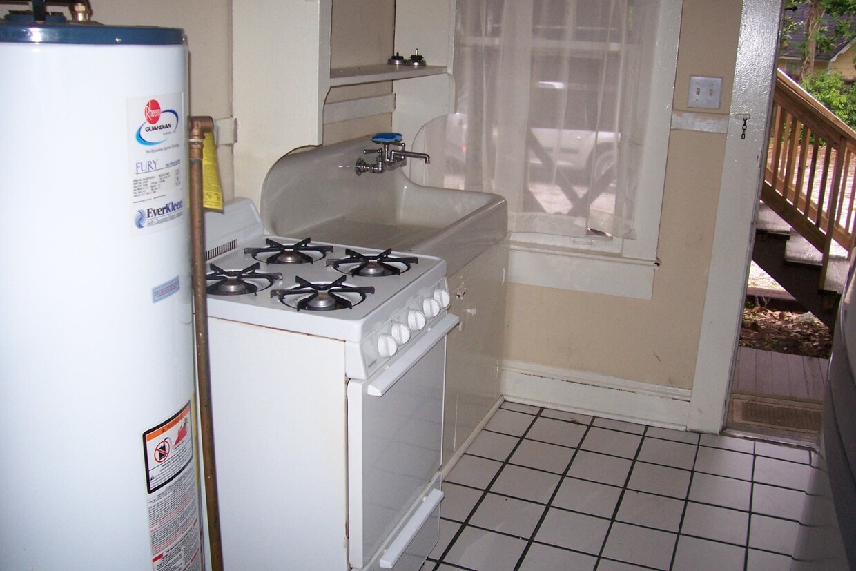 Primary Photo - 56 S Catherine St