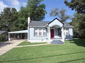 Building Photo - 705 Evergreen St