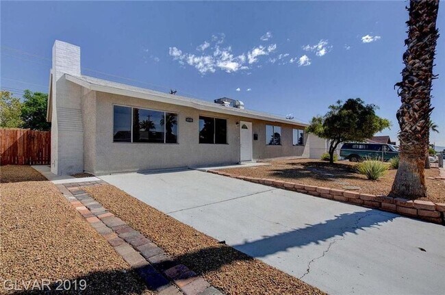 Foto del edificio - Single Family Home