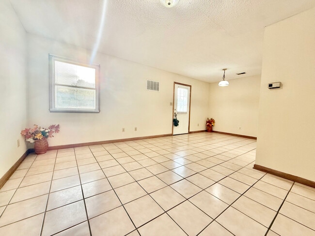 Building Photo - 1294 Milligan Hwy