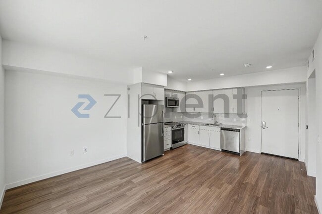 Building Photo - Unit 310