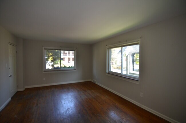 Building Photo - 1411 Yarmouth Ave