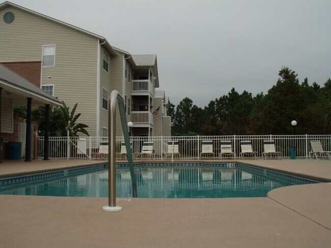 Building Photo - Adorable 1B/1B Unfurnished Condo near Beach in the Heart of Destin!