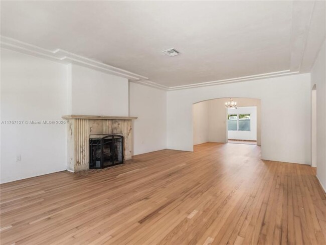 Foto del edificio - 3 bedroom in Miami FL 33147