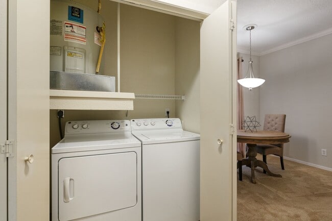 Building Photo - The Vineyards