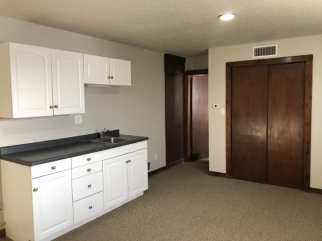 Building Photo - 1404 4th Ave SW