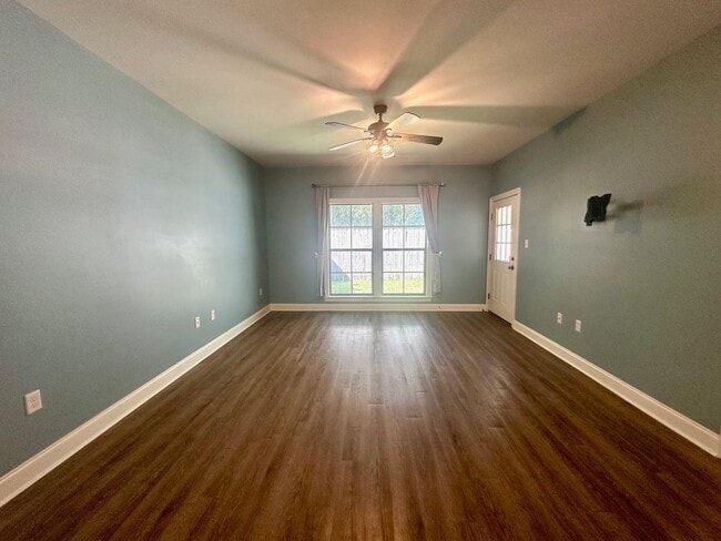 Building Photo - 10664 Florida Blvd