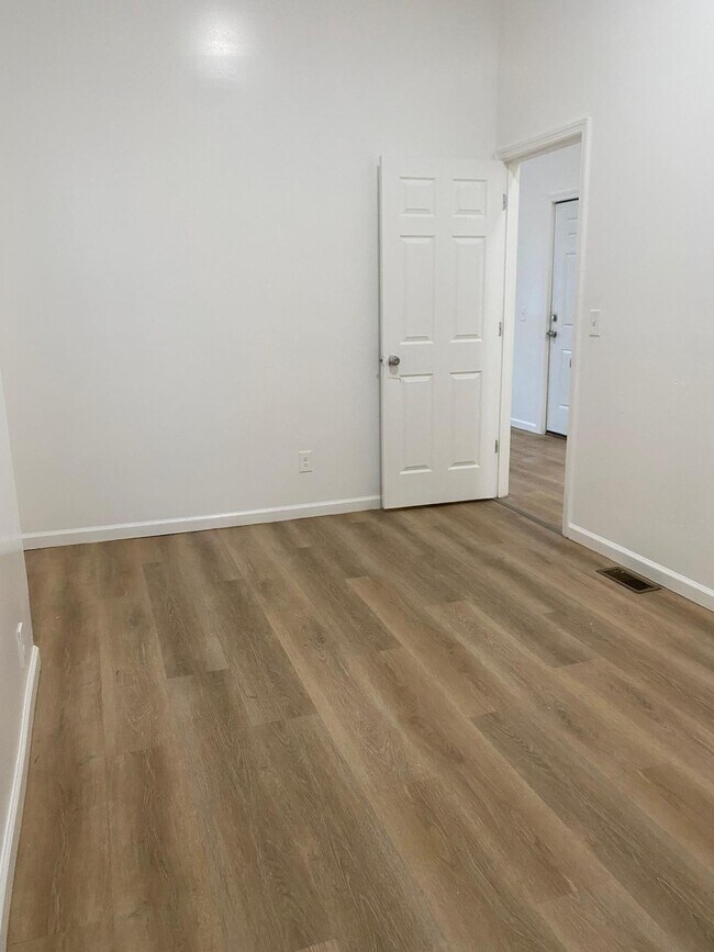 Foto del edificio - 244 E Hanover St