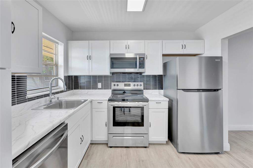 Primary Photo - 2060 NW 81st Ave