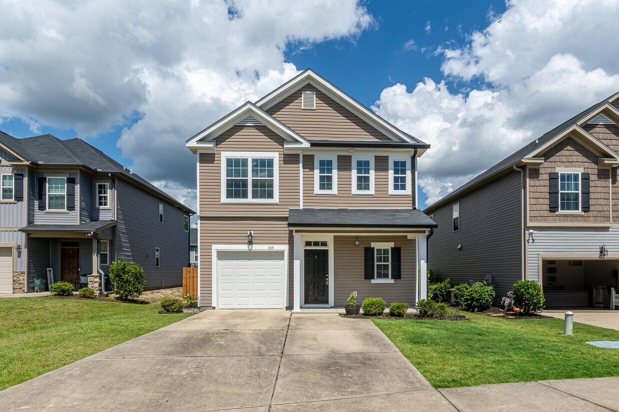 Foto principal - 435 Brantley Cove Cir