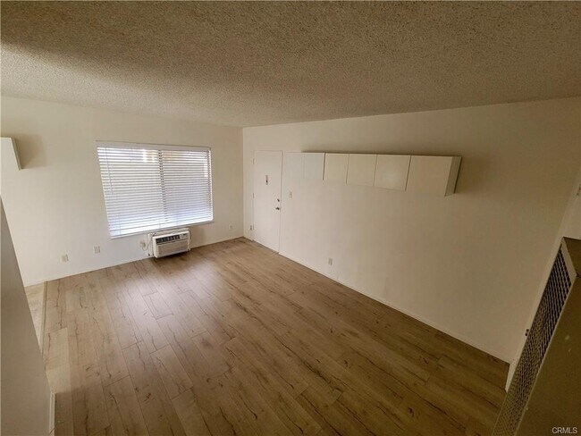 Foto del edificio - 5258 Cartwright Ave