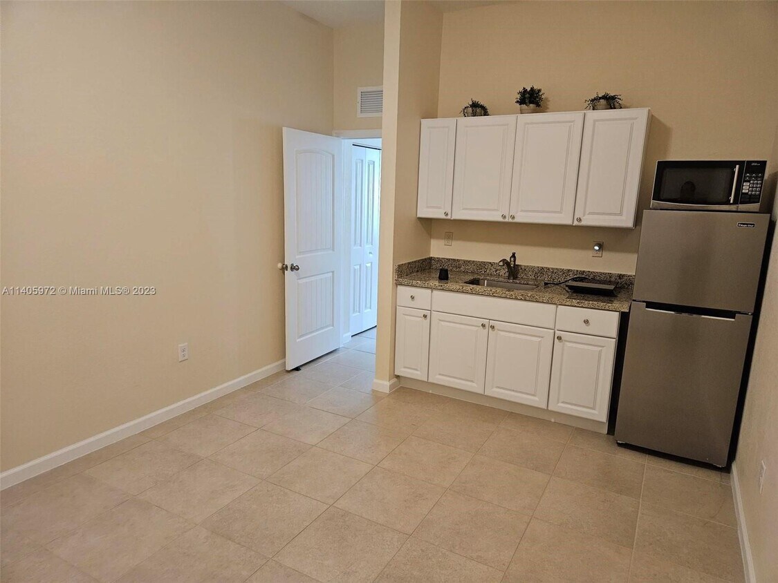 Primary Photo - 27533 SW 139th Psge