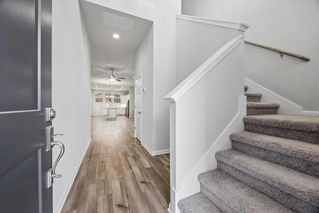 Foto del edificio - 320 Creek Rd