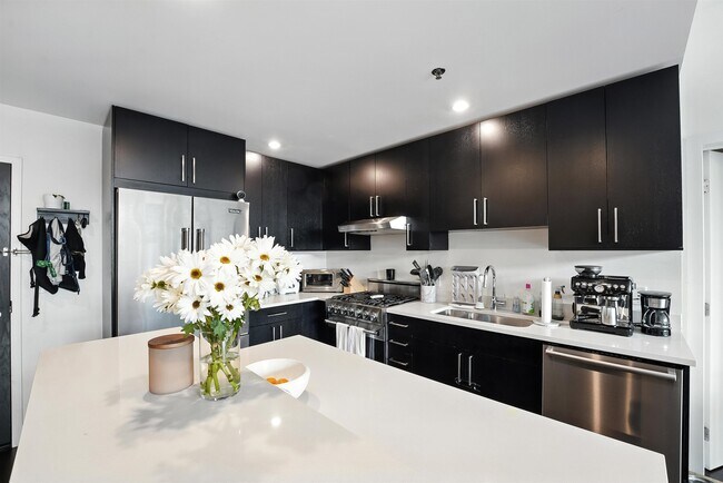 Foto del edificio - 1100 Maxwell Ln