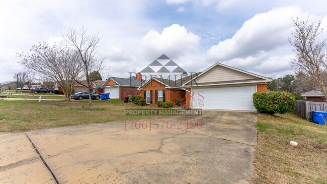 Foto del edificio - 8031 Garrett Pines Dr