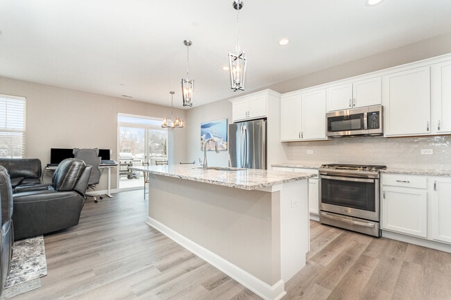 Foto del edificio - 253 Masters Dr