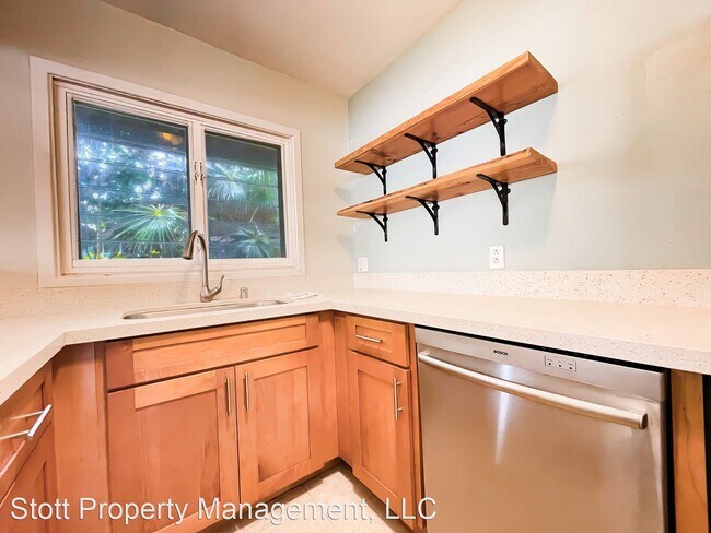 Building Photo - 2 br, 1.5 bath House - 1310 Mokulua Drive