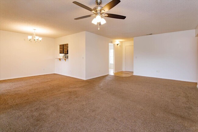 Foto del edificio - **Rent by October 15th and Get 2-Weeks Off...