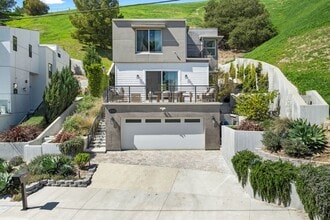 Building Photo - 4969 Llano Dr