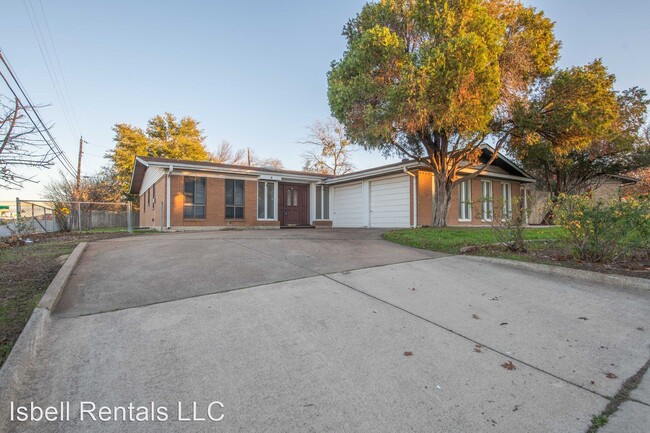 Building Photo - 4 br, 2 bath House - 1100 Ridgeway Drive