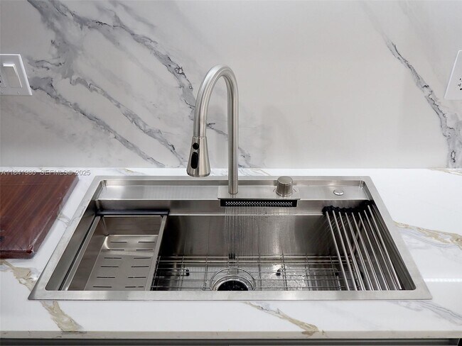 Foto del edificio - 18071 Biscayne Blvd