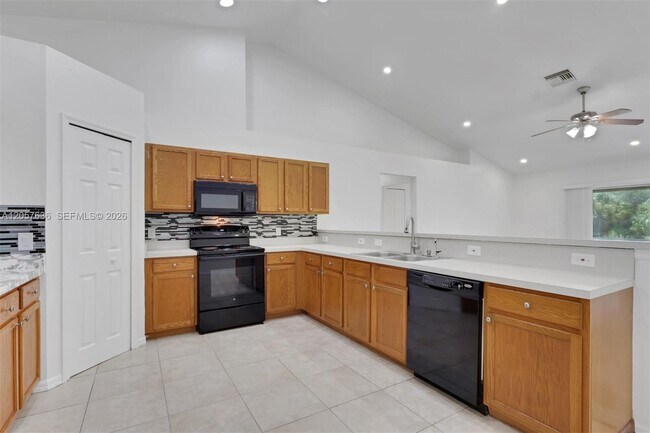 Foto del edificio - 1807 NE 28th St