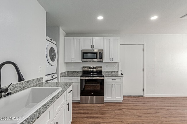 Building Photo - 6618 S 22nd Pl