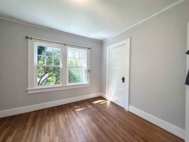 Building Photo - Charming 3 Bed 2 Bath home in Rose City Pa...