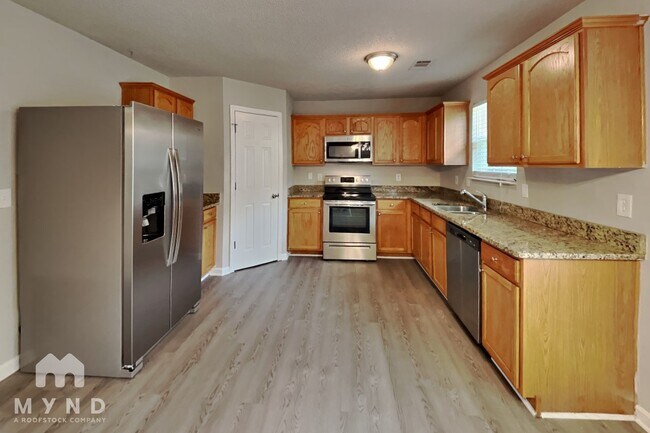 Foto del edificio - 6132 Hickory Ln Dr