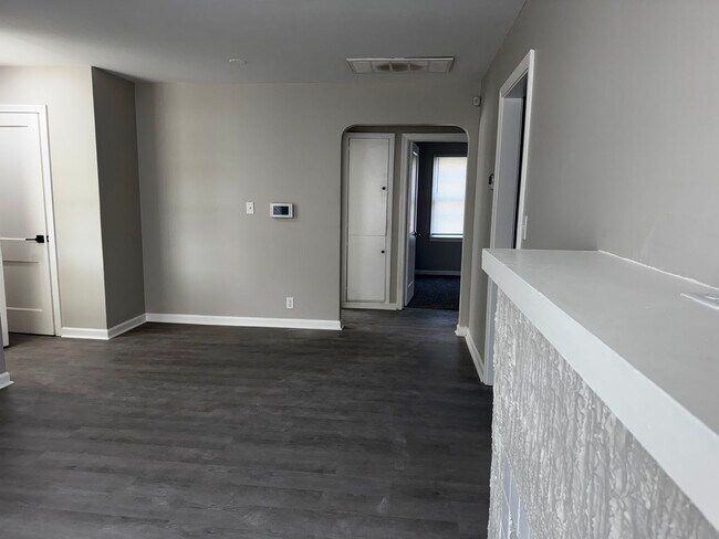 Foto del edificio - 2143 S Wichita St