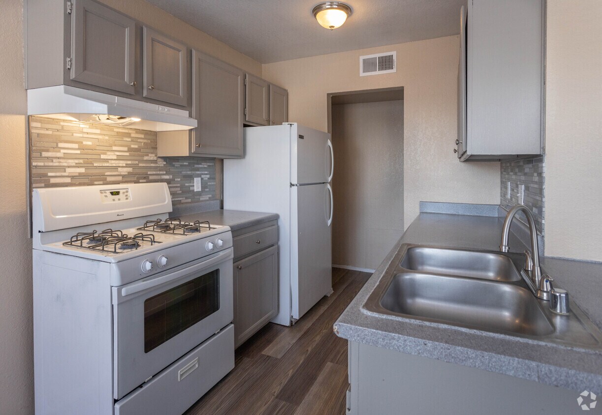 Trevino Place Apartments 10891 Edgemere Blvd El Paso, TX